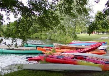 canoes1