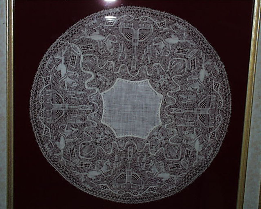 a052799brug51lace